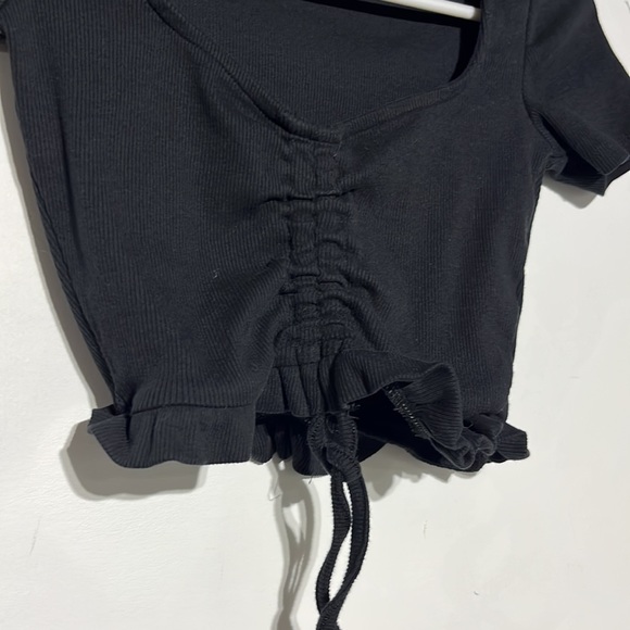 ZARA Black Cinched Front V-Neckline Ruffle Hem Short Sleeve Crop Top Size Small - Picture 4 of 8